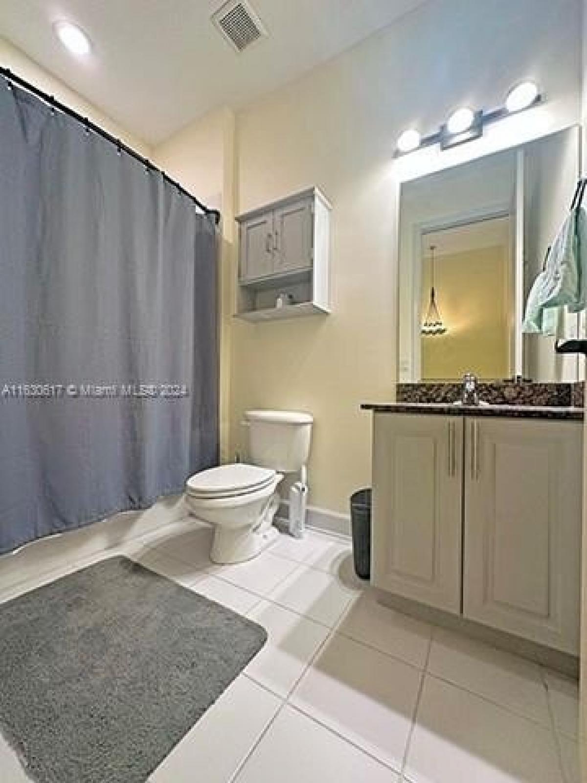 Picture of Home For Sale in Pembroke Pines, Florida, United States