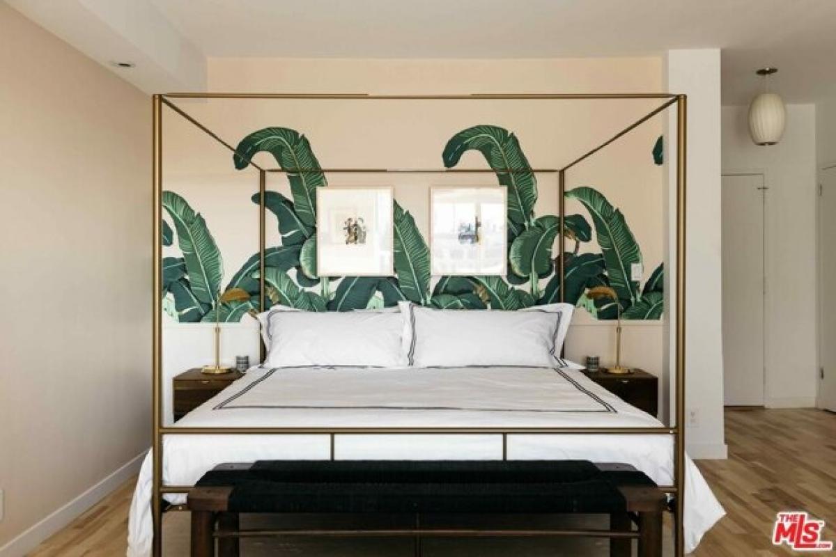 Picture of Home For Sale in West Hollywood, California, United States