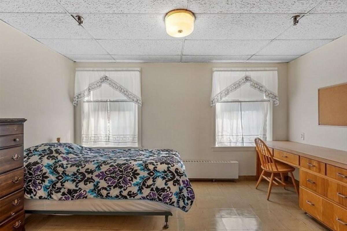 Picture of Home For Sale in Lowell, Massachusetts, United States