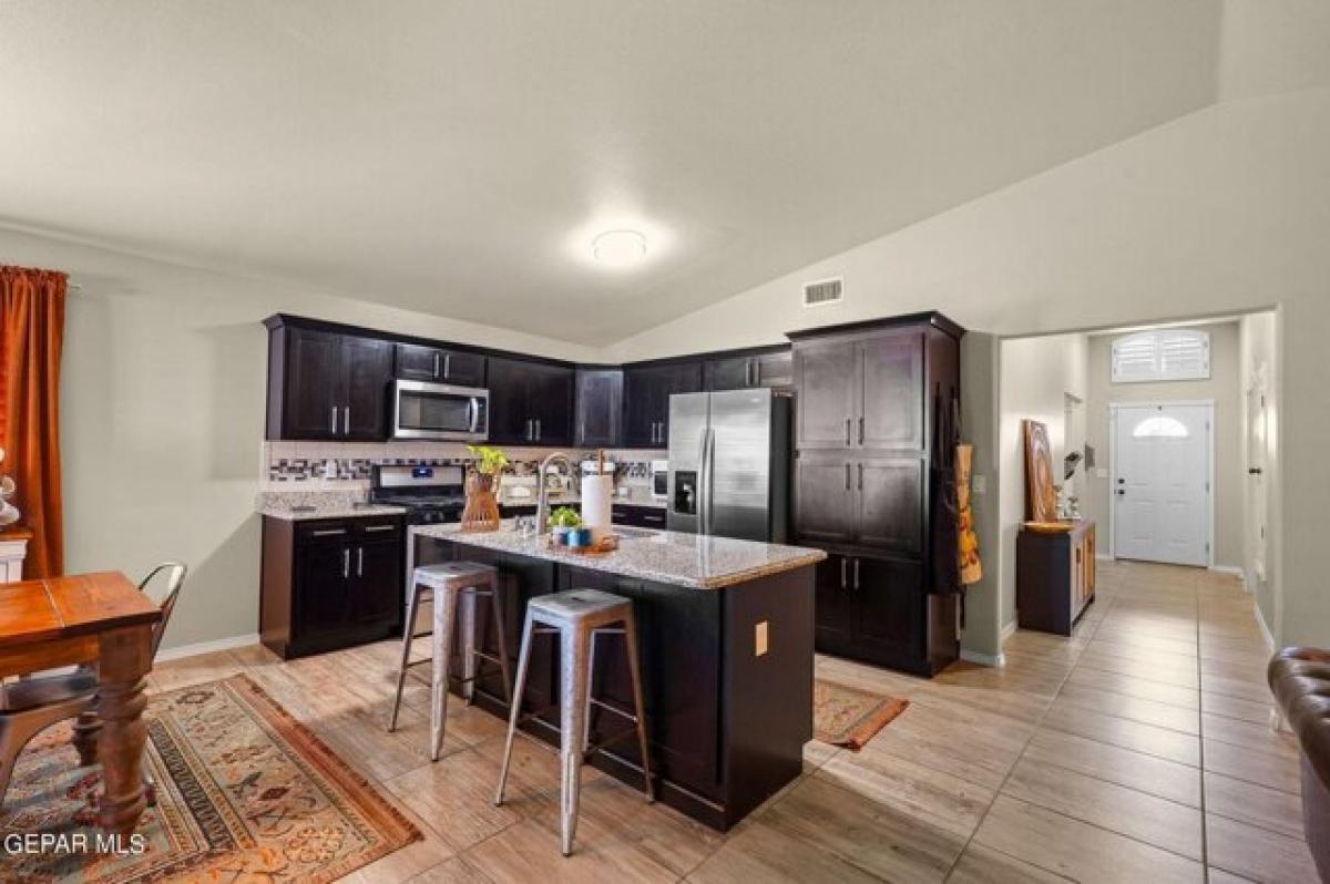 Picture of Home For Sale in El Paso, Texas, United States