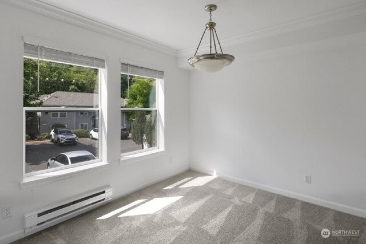 Picture of Home For Sale in Federal Way, Washington, United States