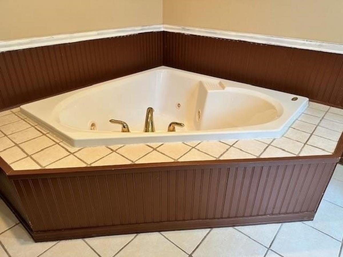 Picture of Home For Sale in Wichita, Kansas, United States