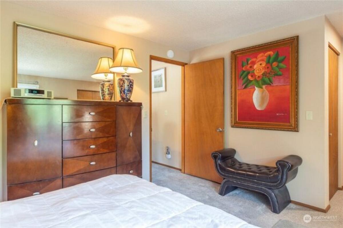 Picture of Home For Sale in Bremerton, Washington, United States