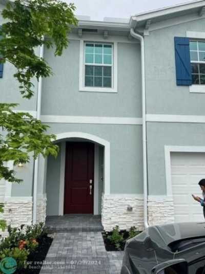 Home For Rent in Lake Worth, Florida