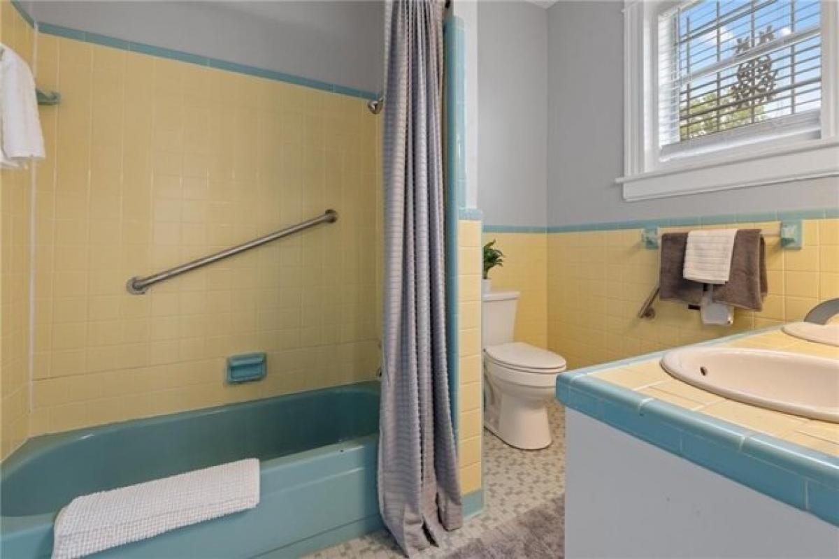 Picture of Home For Sale in Mobile, Alabama, United States