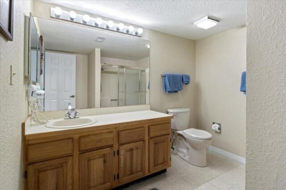 Picture of Home For Sale in Lake Ozark, Missouri, United States