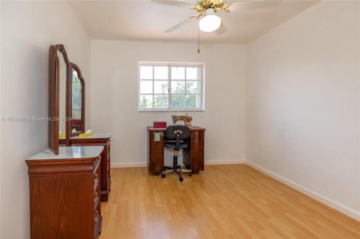 Picture of Home For Sale in Pembroke Pines, Florida, United States