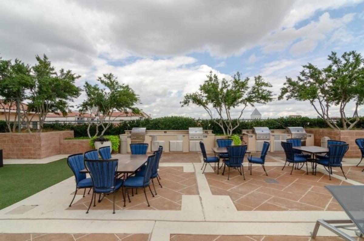 Picture of Home For Sale in Irving, Texas, United States