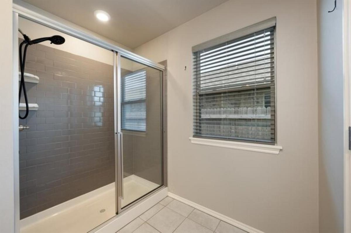 Picture of Home For Sale in Edmond, Oklahoma, United States