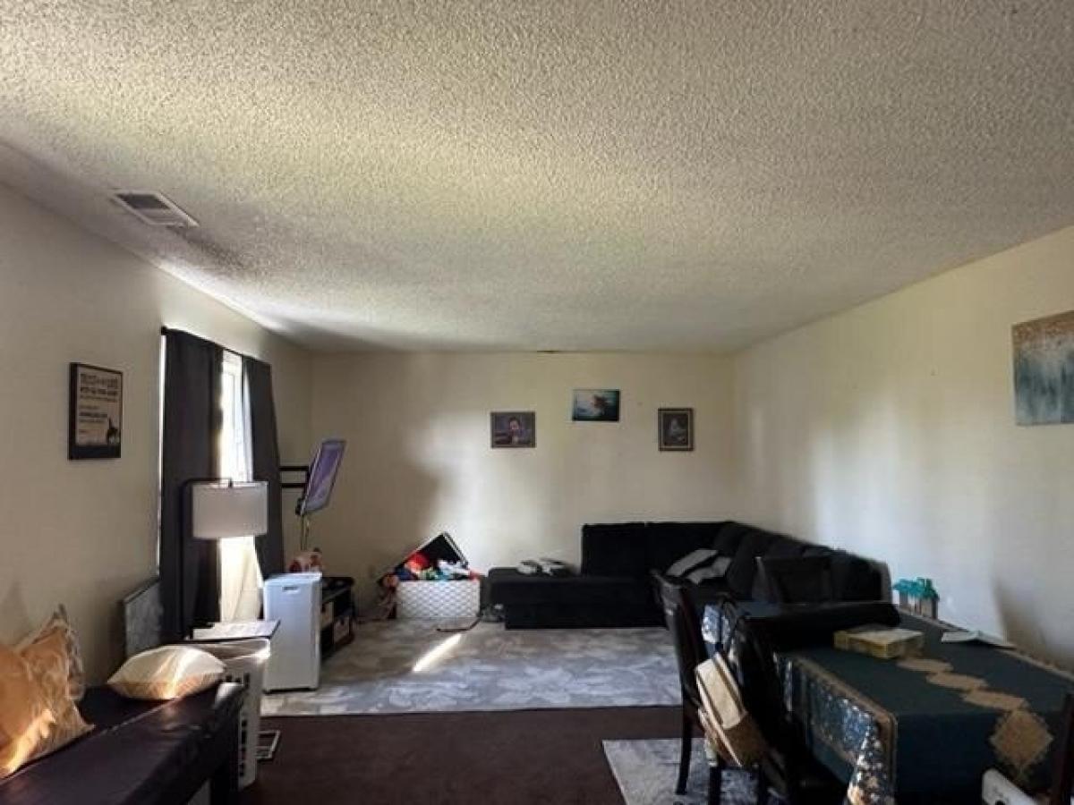 Picture of Home For Sale in Hanford, California, United States