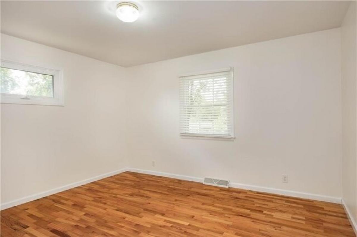 Picture of Home For Sale in Saint Joseph, Missouri, United States