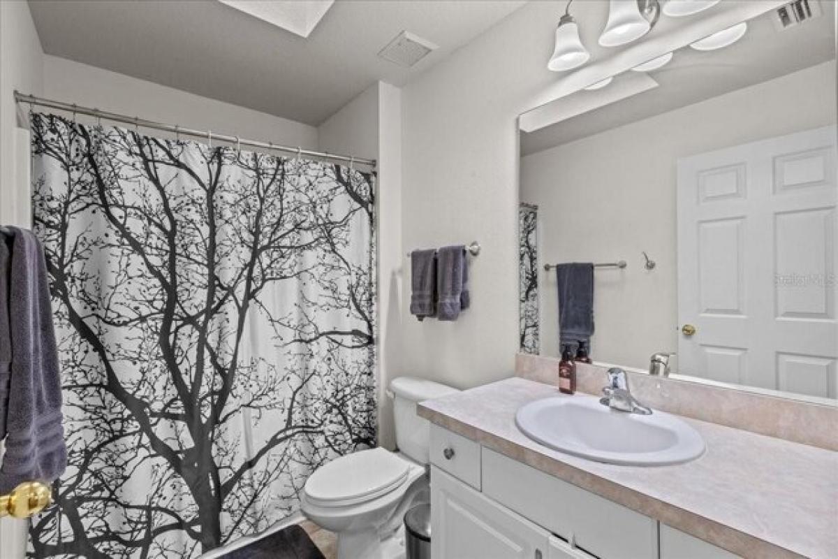 Picture of Home For Sale in Gainesville, Florida, United States