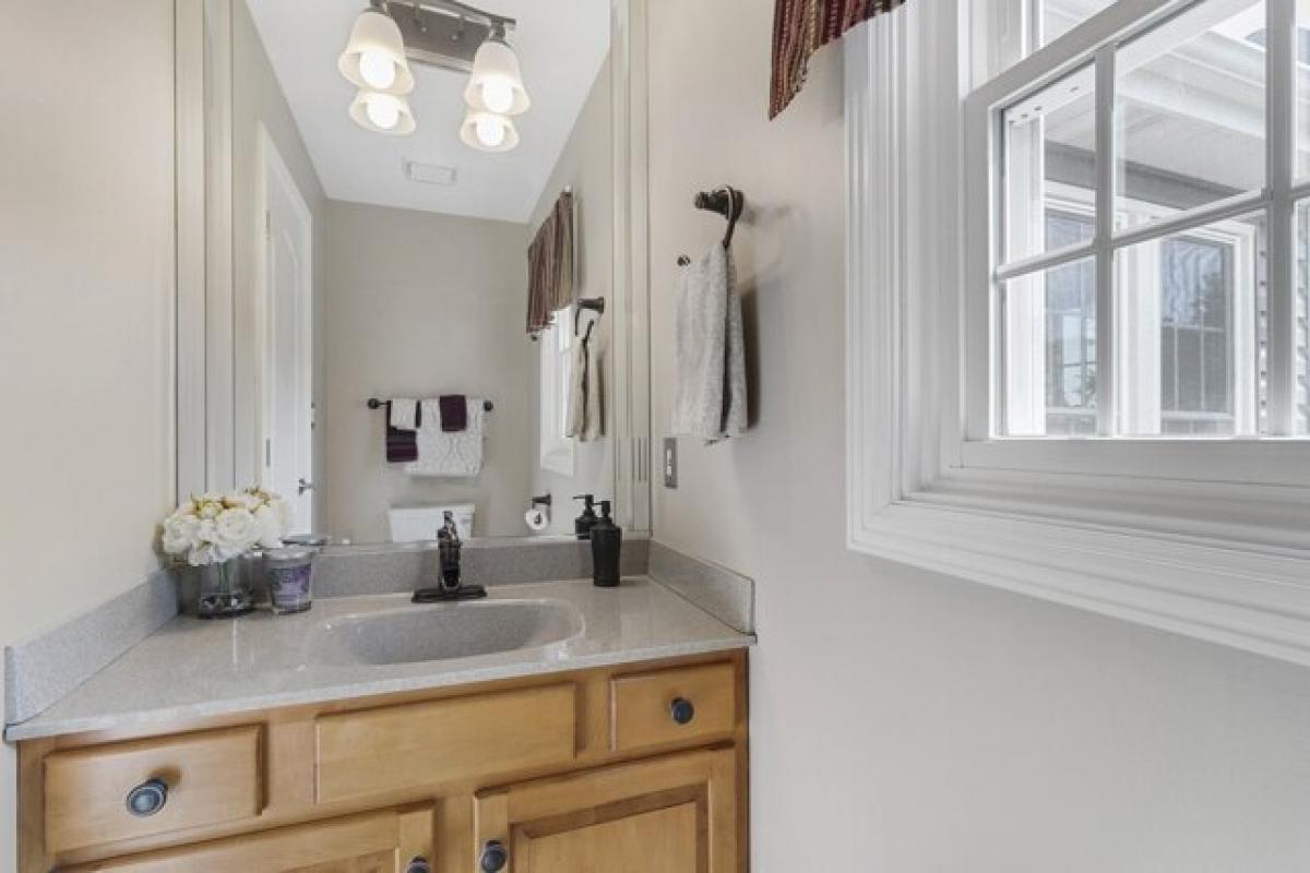 Picture of Home For Sale in Saint John, Indiana, United States