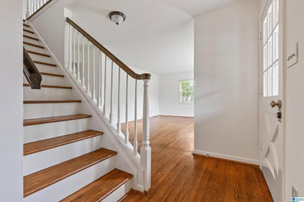 Picture of Home For Sale in Birmingham, Alabama, United States