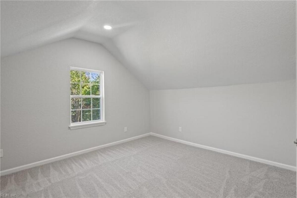 Picture of Home For Sale in Virginia Beach, Virginia, United States