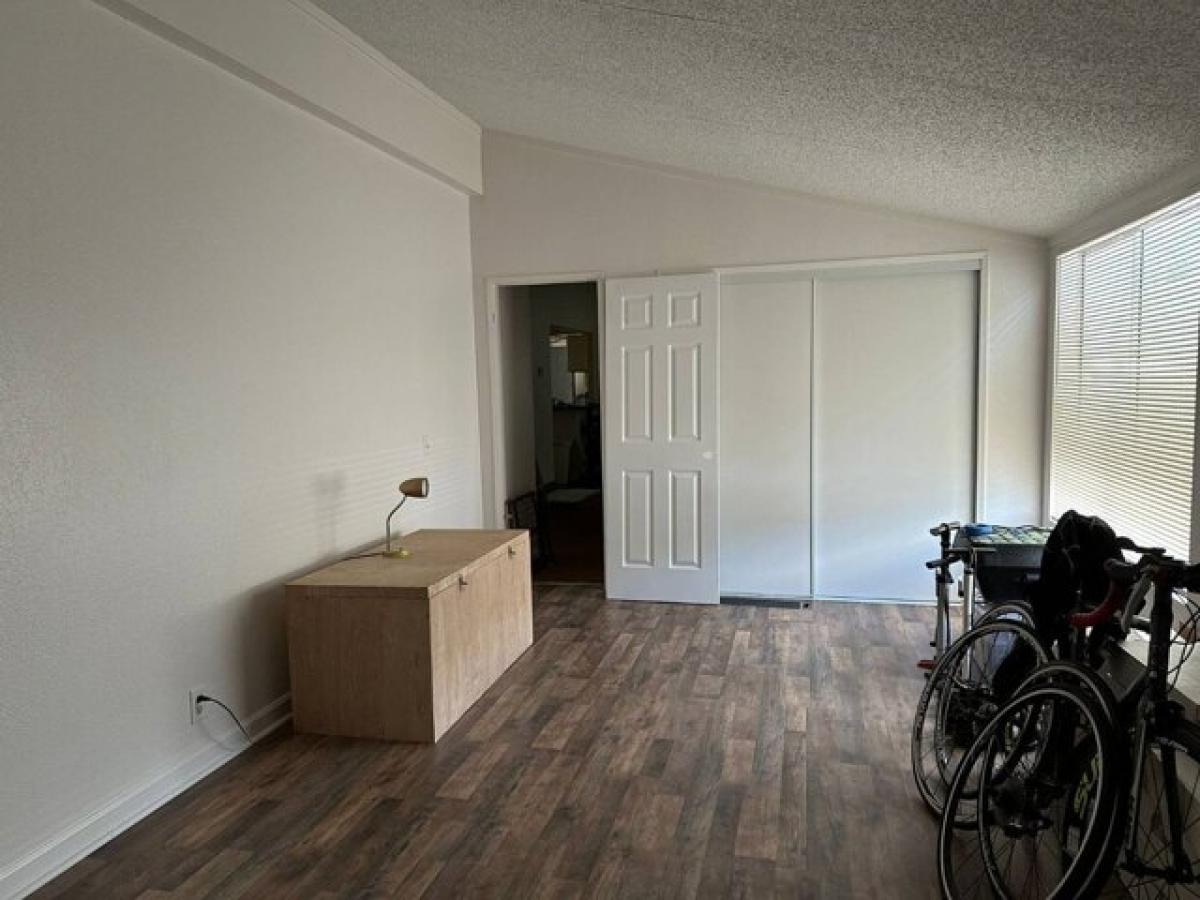 Picture of Home For Sale in Apple Valley, California, United States