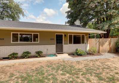 Home For Sale in Sherwood, Oregon