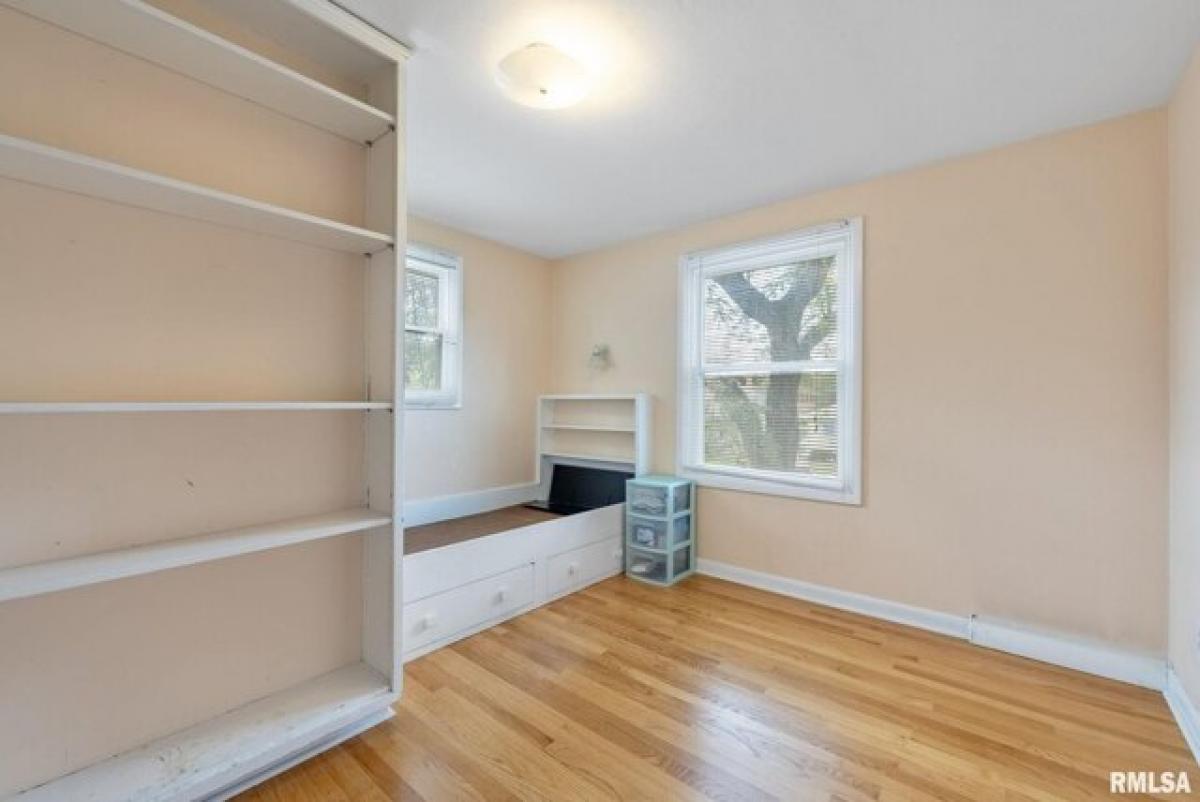 Picture of Home For Sale in Davenport, Iowa, United States