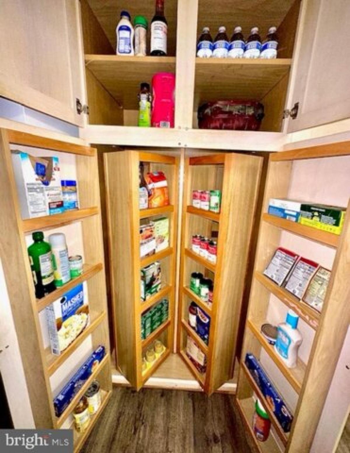 Picture of Home For Sale in Winchester, Virginia, United States