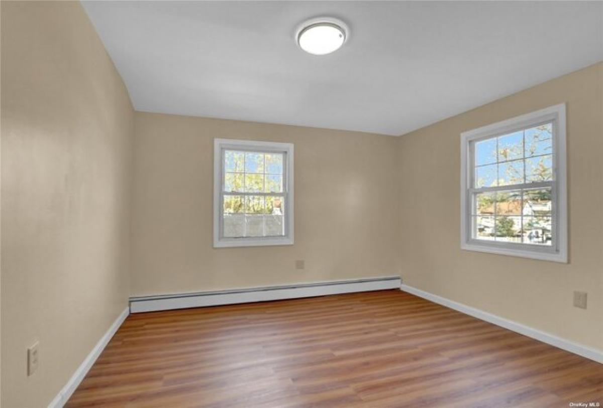 Picture of Home For Sale in Jamaica, New York, United States