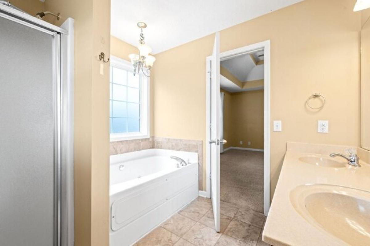 Picture of Home For Sale in Clarksville, Tennessee, United States