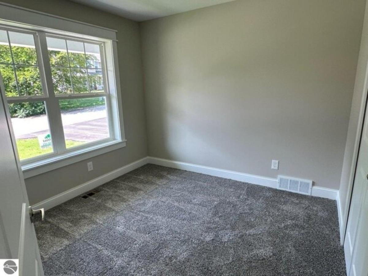 Picture of Home For Sale in Traverse City, Michigan, United States