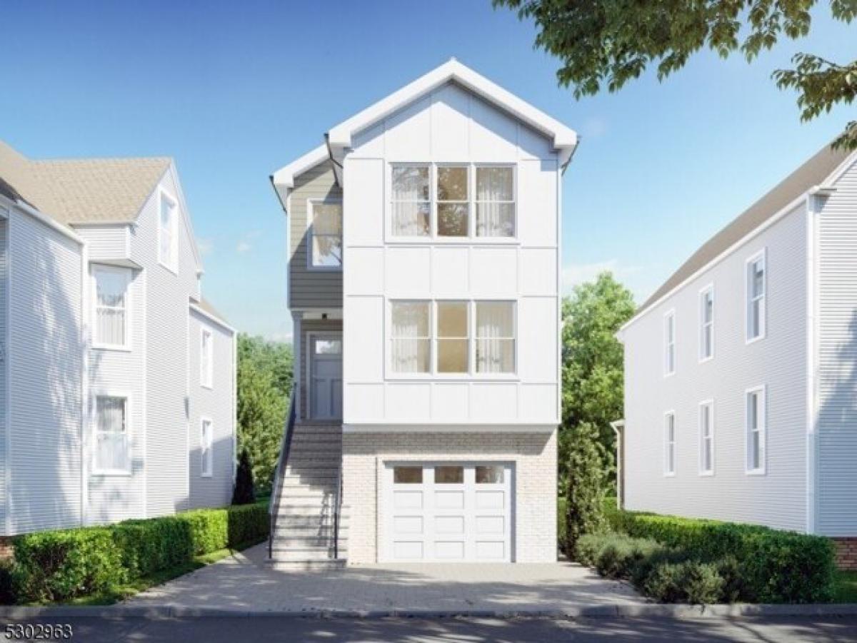 Picture of Home For Sale in Newark, New Jersey, United States