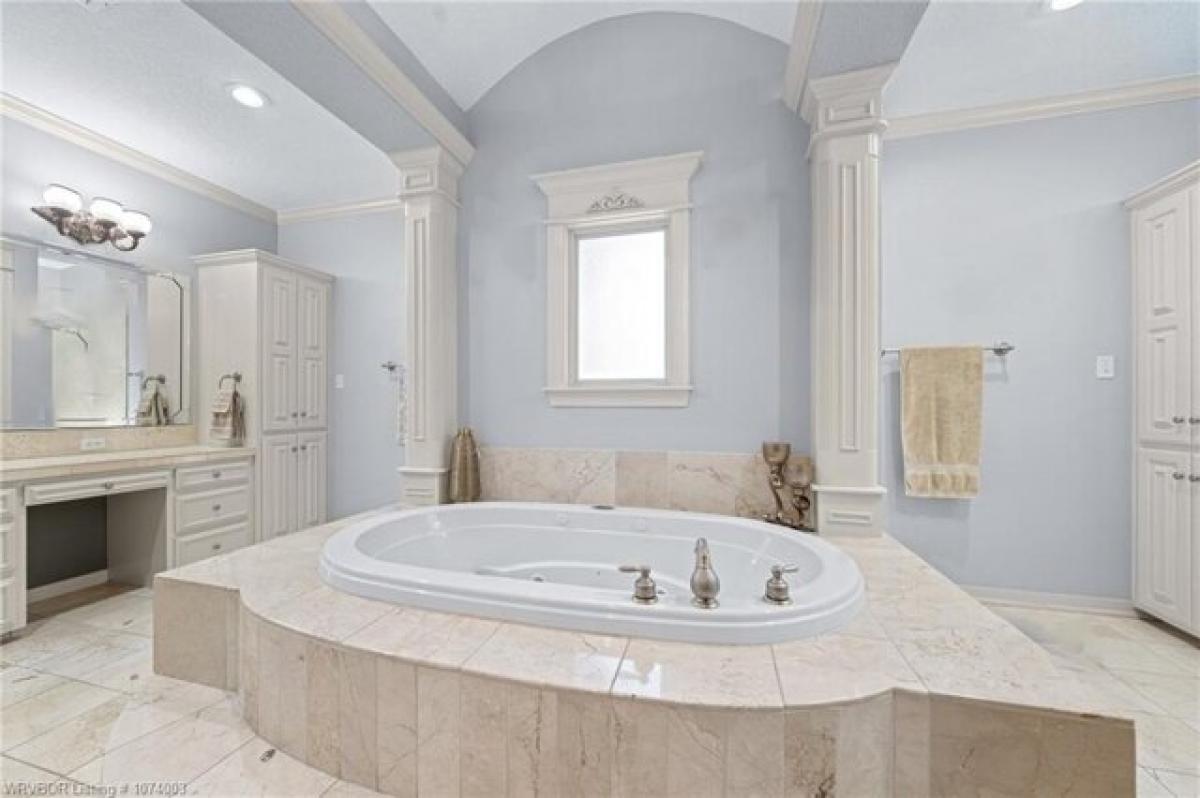 Picture of Home For Sale in Fort Smith, Arkansas, United States