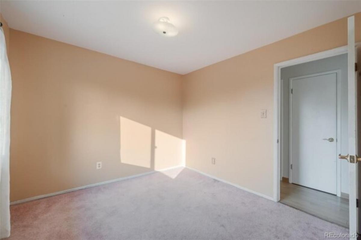 Picture of Home For Sale in Lakewood, Colorado, United States