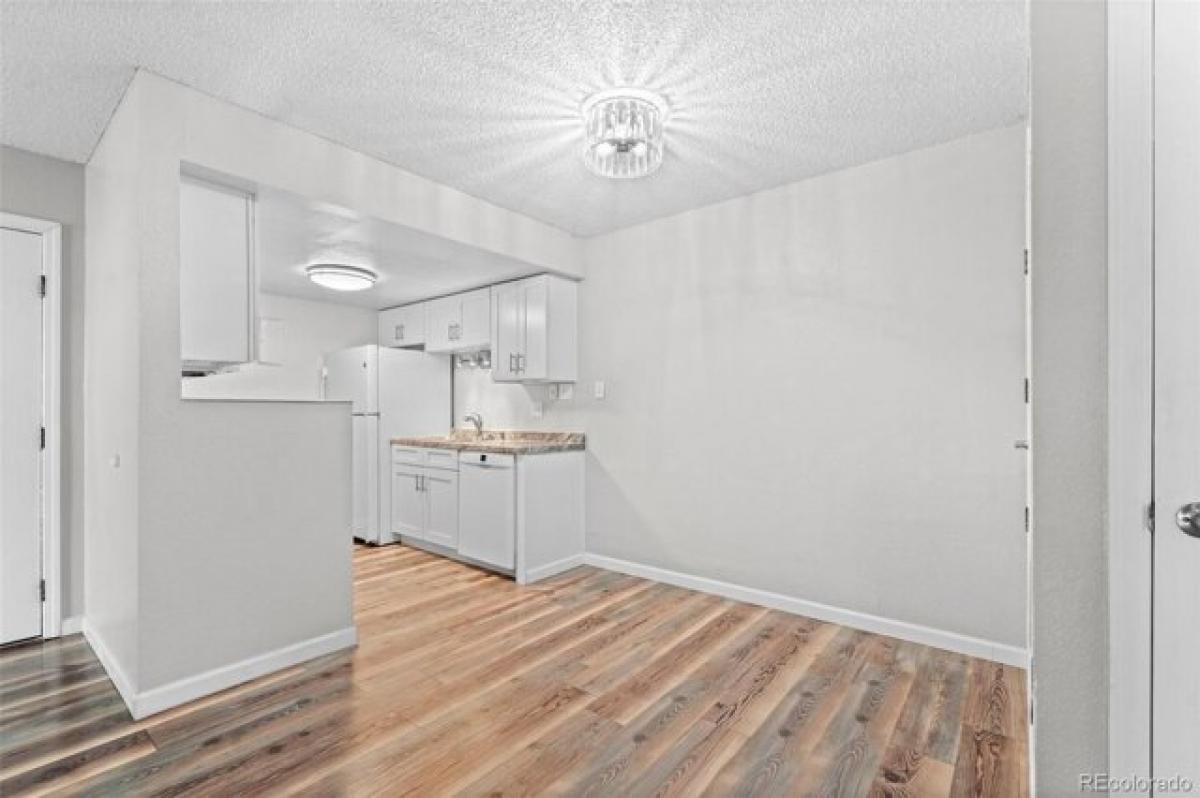 Picture of Home For Sale in Denver, Colorado, United States