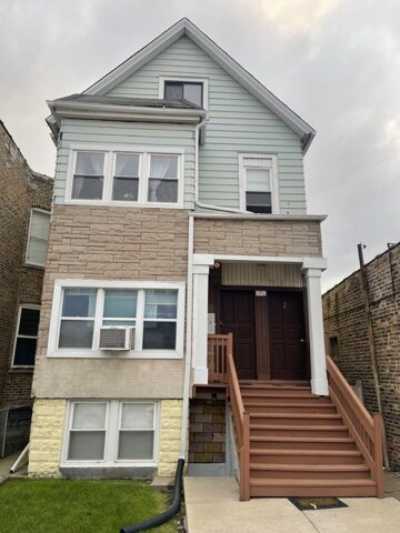 Home For Rent in Chicago, Illinois