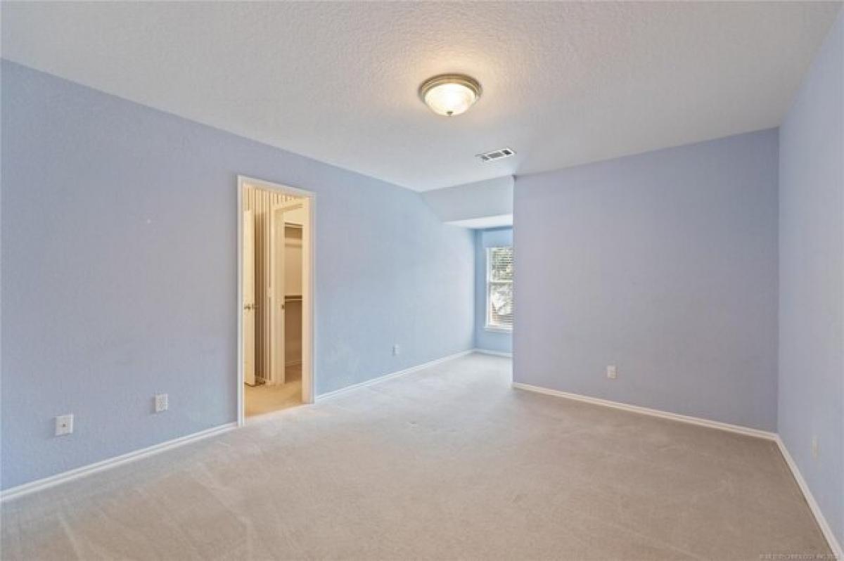 Picture of Home For Sale in Tulsa, Oklahoma, United States