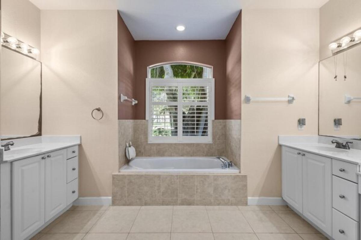 Picture of Home For Sale in Port Saint Lucie, Florida, United States