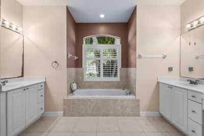 Home For Sale in Port Saint Lucie, Florida