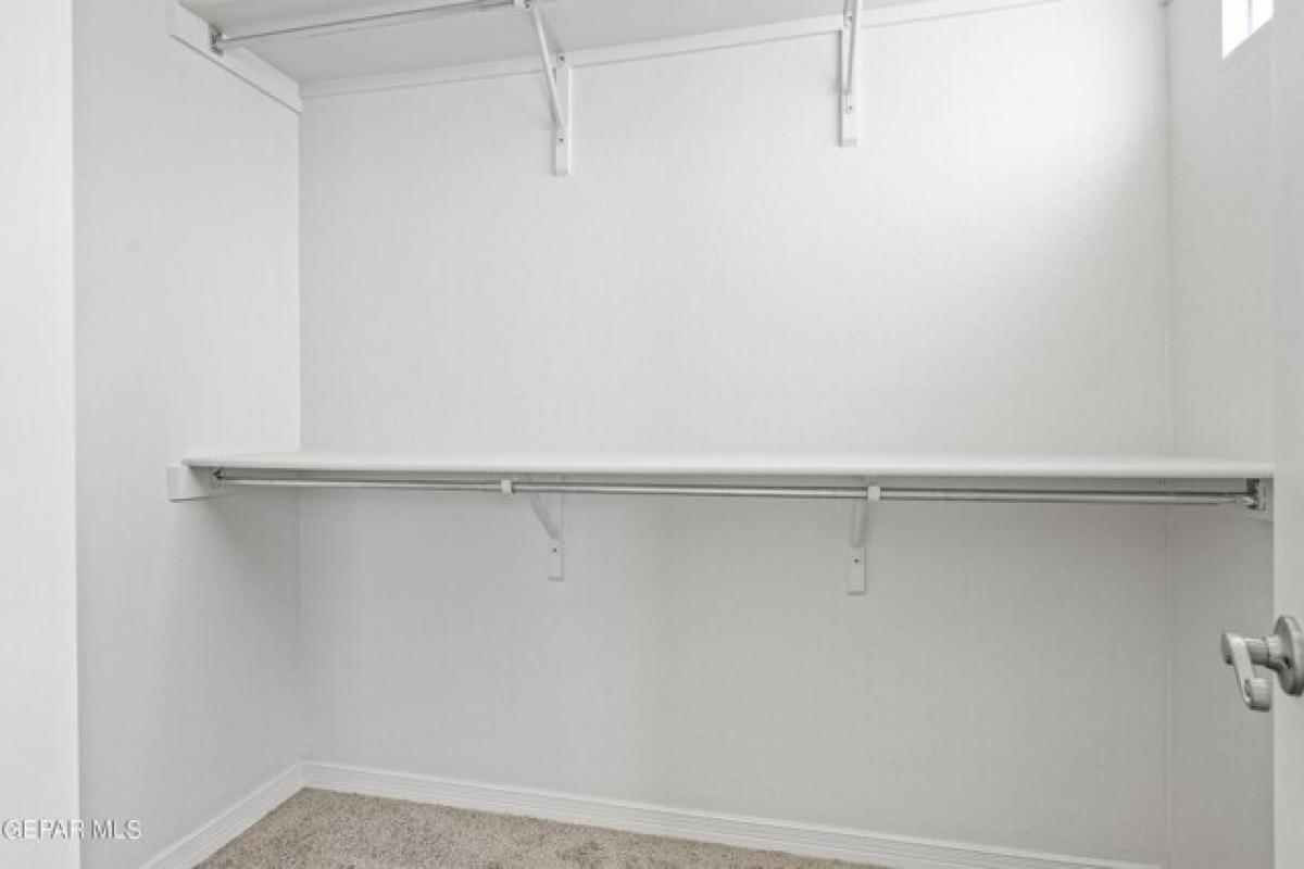 Picture of Home For Sale in El Paso, Texas, United States