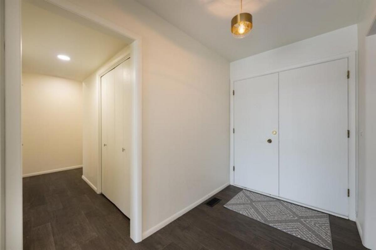 Picture of Home For Sale in Oklahoma City, Oklahoma, United States