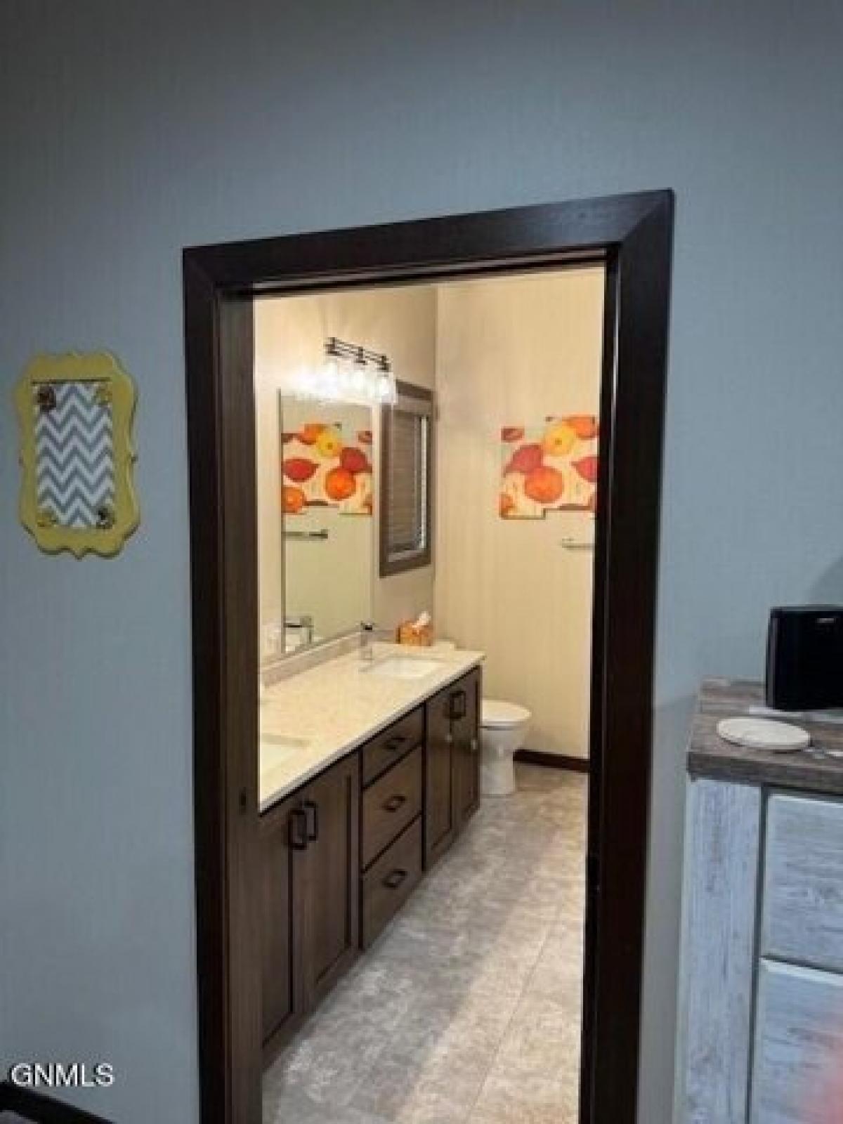 Picture of Home For Sale in Bismarck, North Dakota, United States