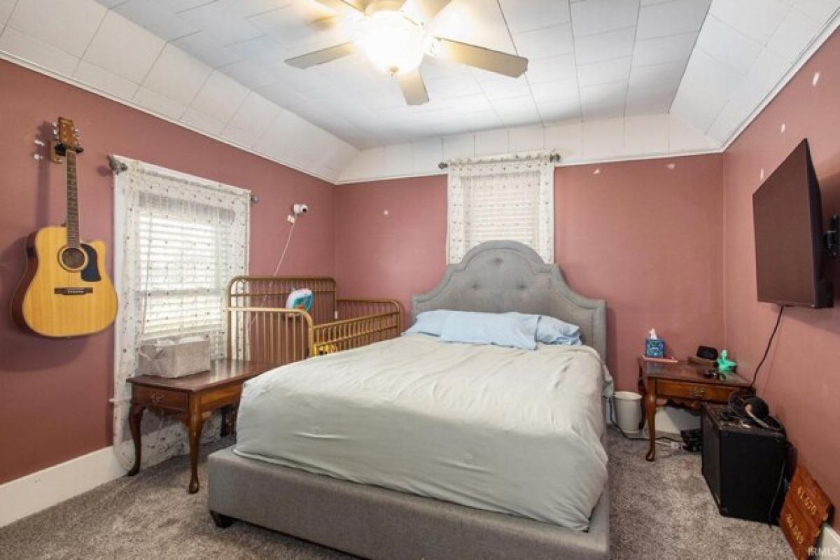 Picture of Home For Sale in Mishawaka, Indiana, United States