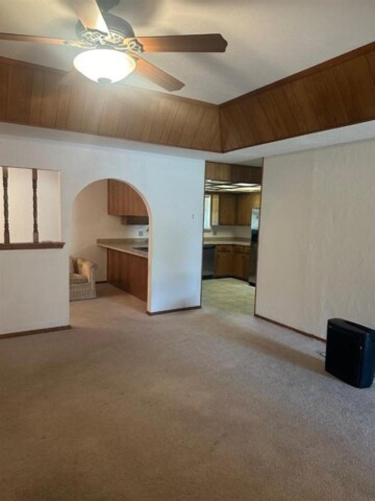 Picture of Home For Sale in Lawton, Oklahoma, United States