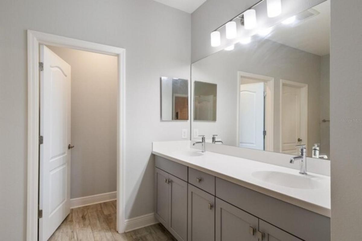 Picture of Home For Sale in Sarasota, Florida, United States