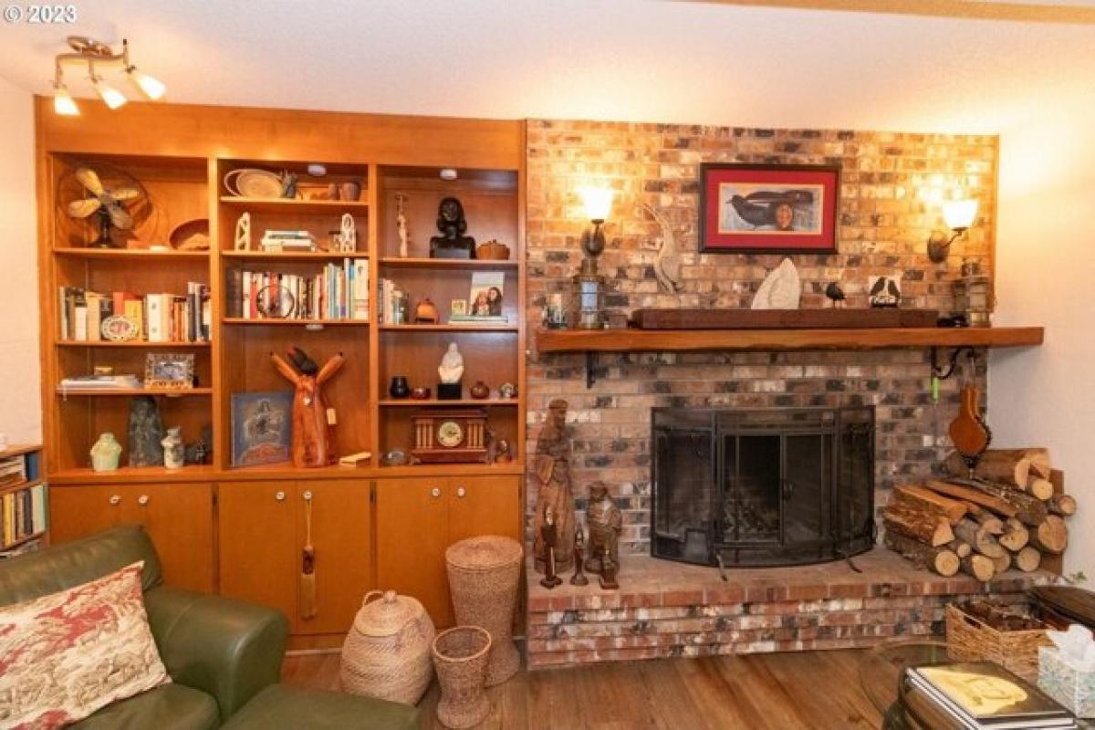 Picture of Home For Sale in Florence, Oregon, United States