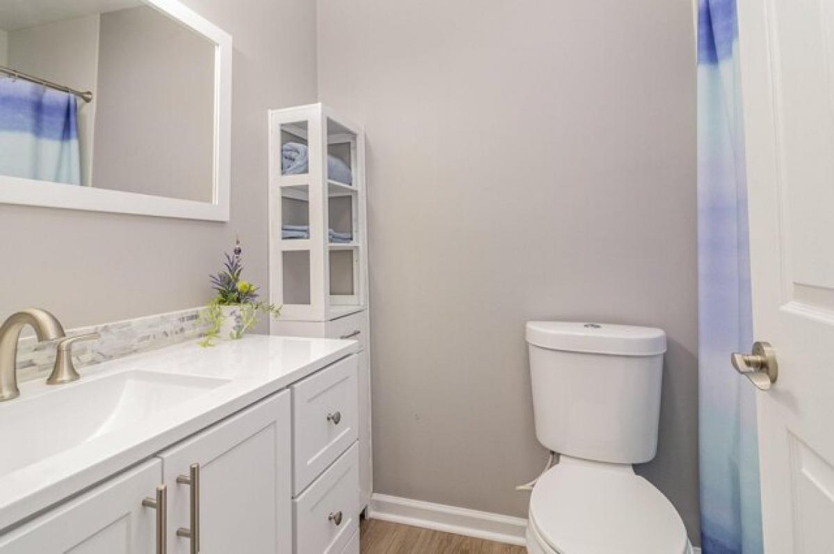 Picture of Home For Sale in Crown Point, Indiana, United States