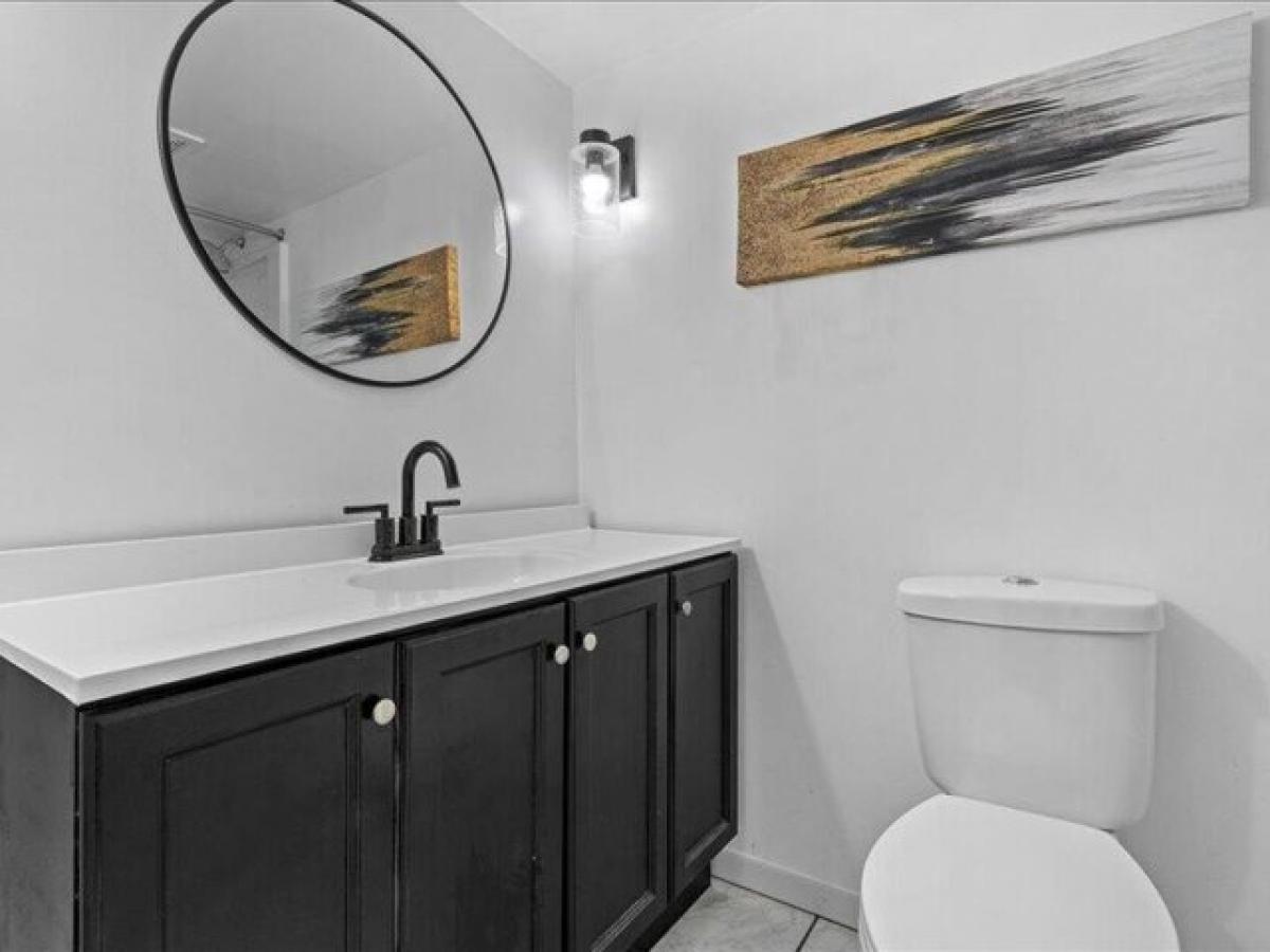 Picture of Home For Sale in Milwaukee, Wisconsin, United States