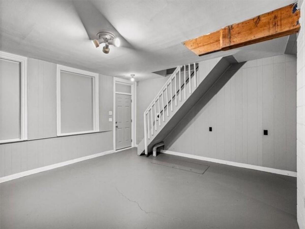 Picture of Home For Sale in Pittsburgh, Pennsylvania, United States