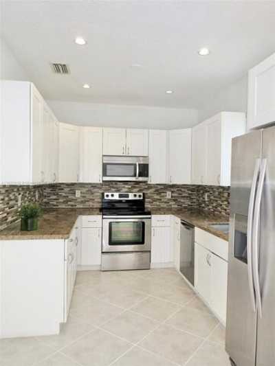 Home For Sale in Pembroke Pines, Florida