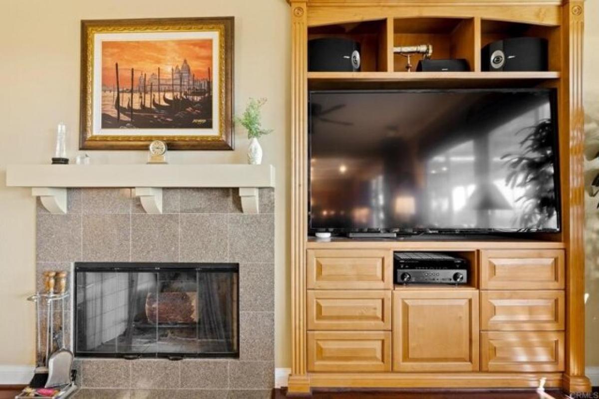 Picture of Home For Sale in Carlsbad, California, United States