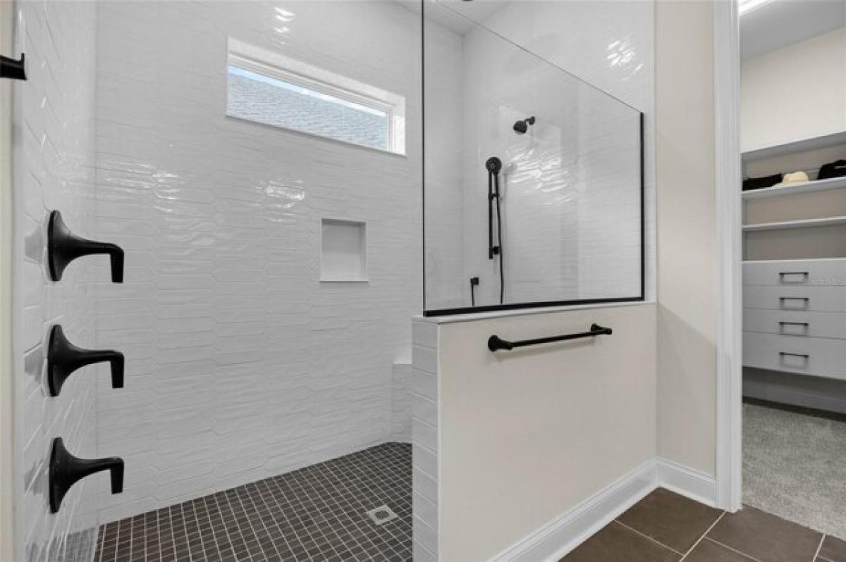 Picture of Home For Sale in Gainesville, Florida, United States