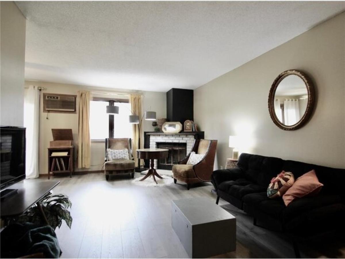 Picture of Home For Sale in Apple Valley, Minnesota, United States