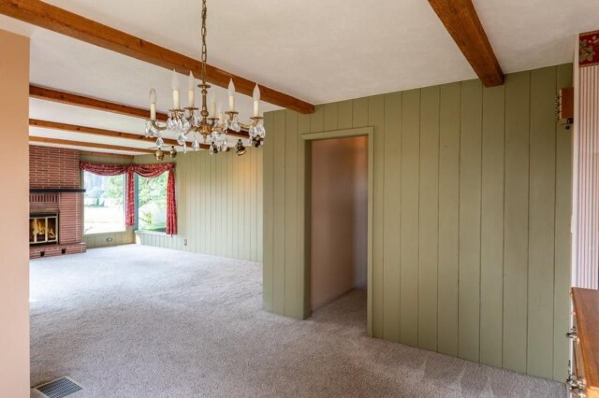 Picture of Home For Sale in Kalispell, Montana, United States