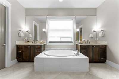 Home For Sale in Eagle, Idaho